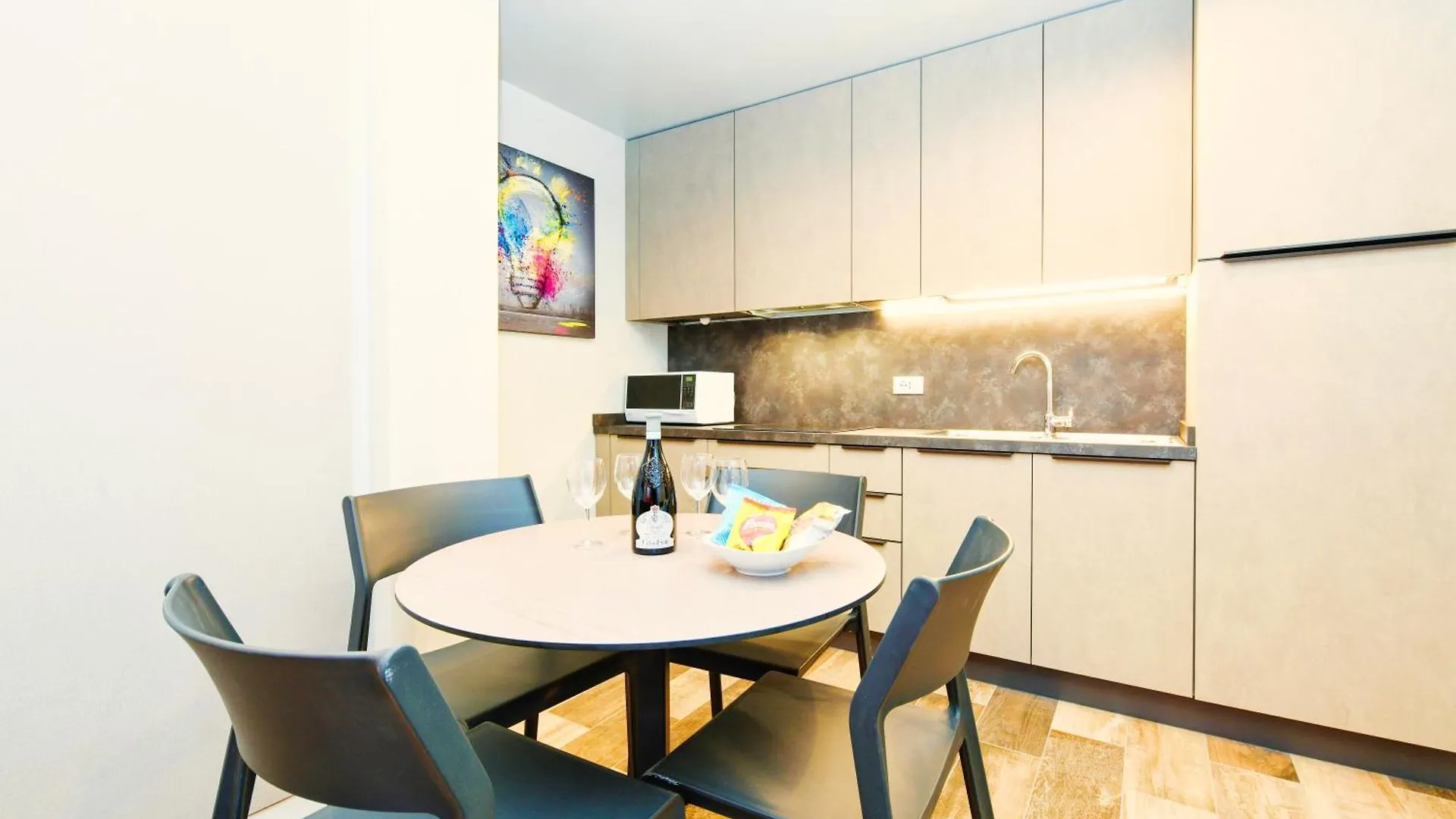 The Captain Apartment سيرمِيوني
