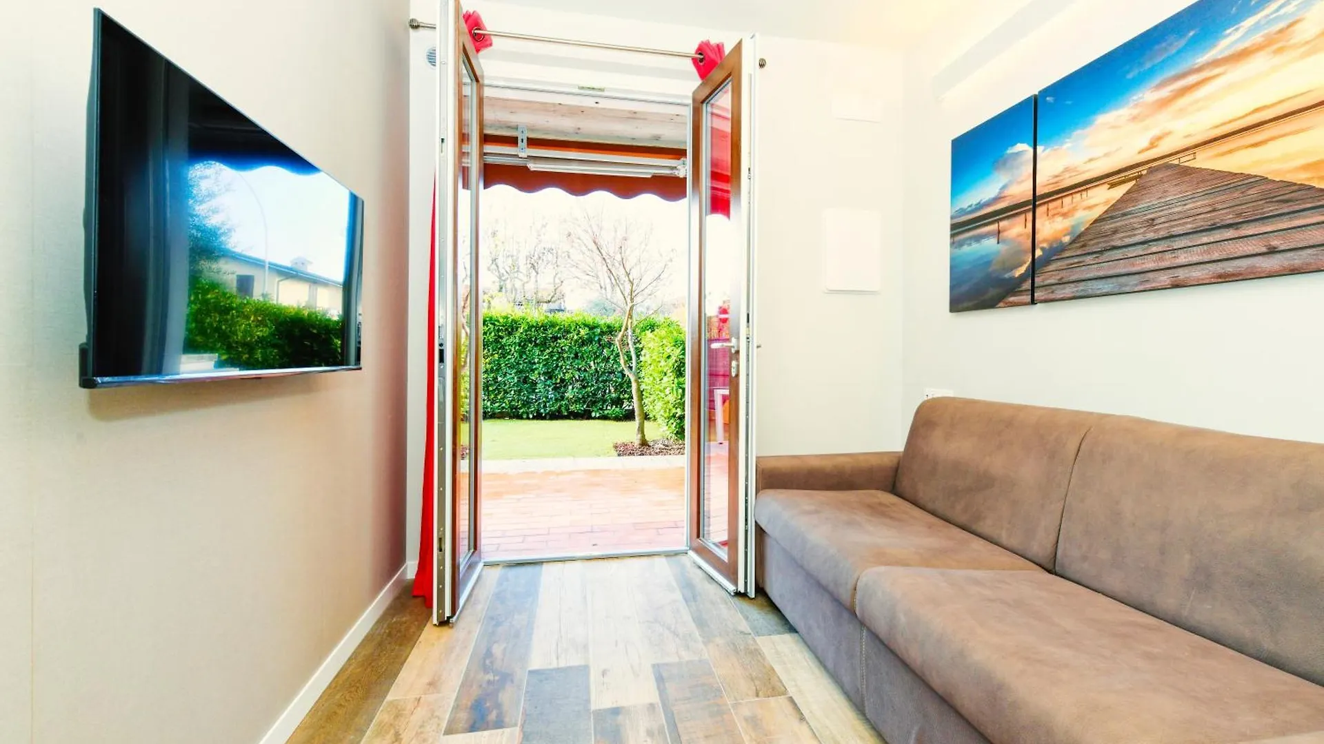 The Captain Apartment سيرمِيوني