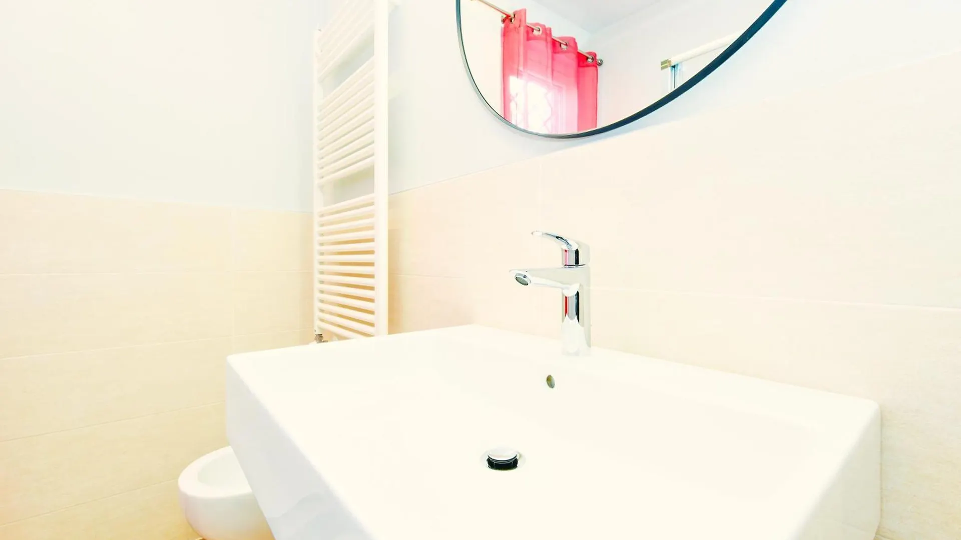 The Captain Apartment سيرمِيوني