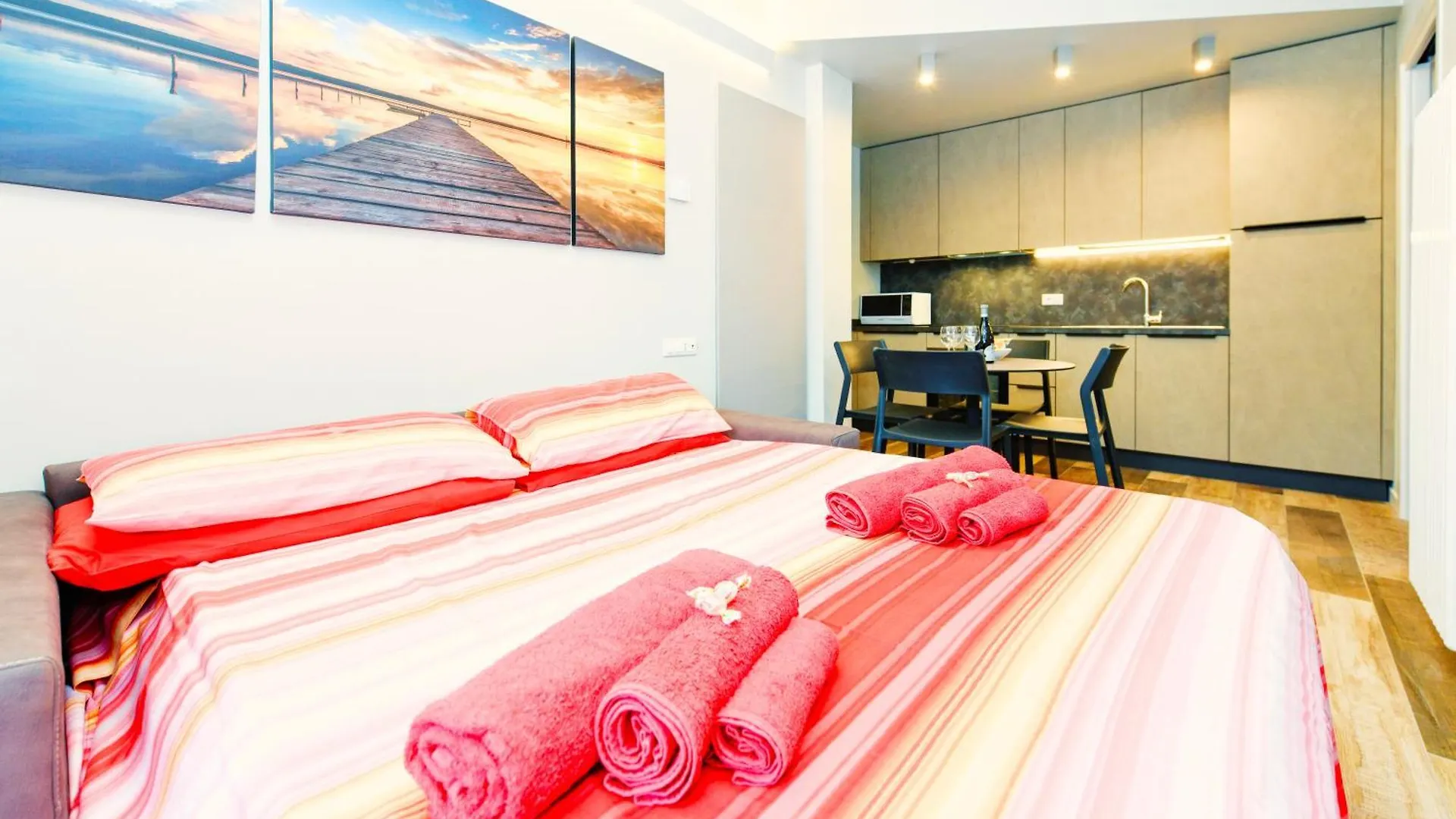The Captain Apartment سيرمِيوني