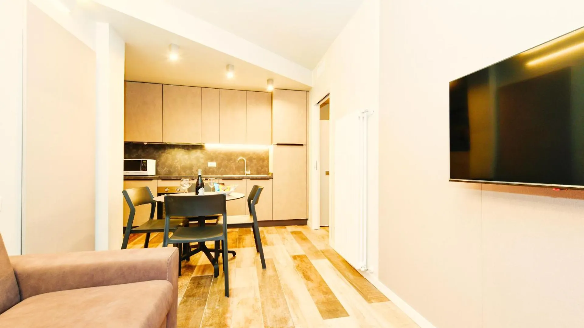 The Captain Apartment سيرمِيوني