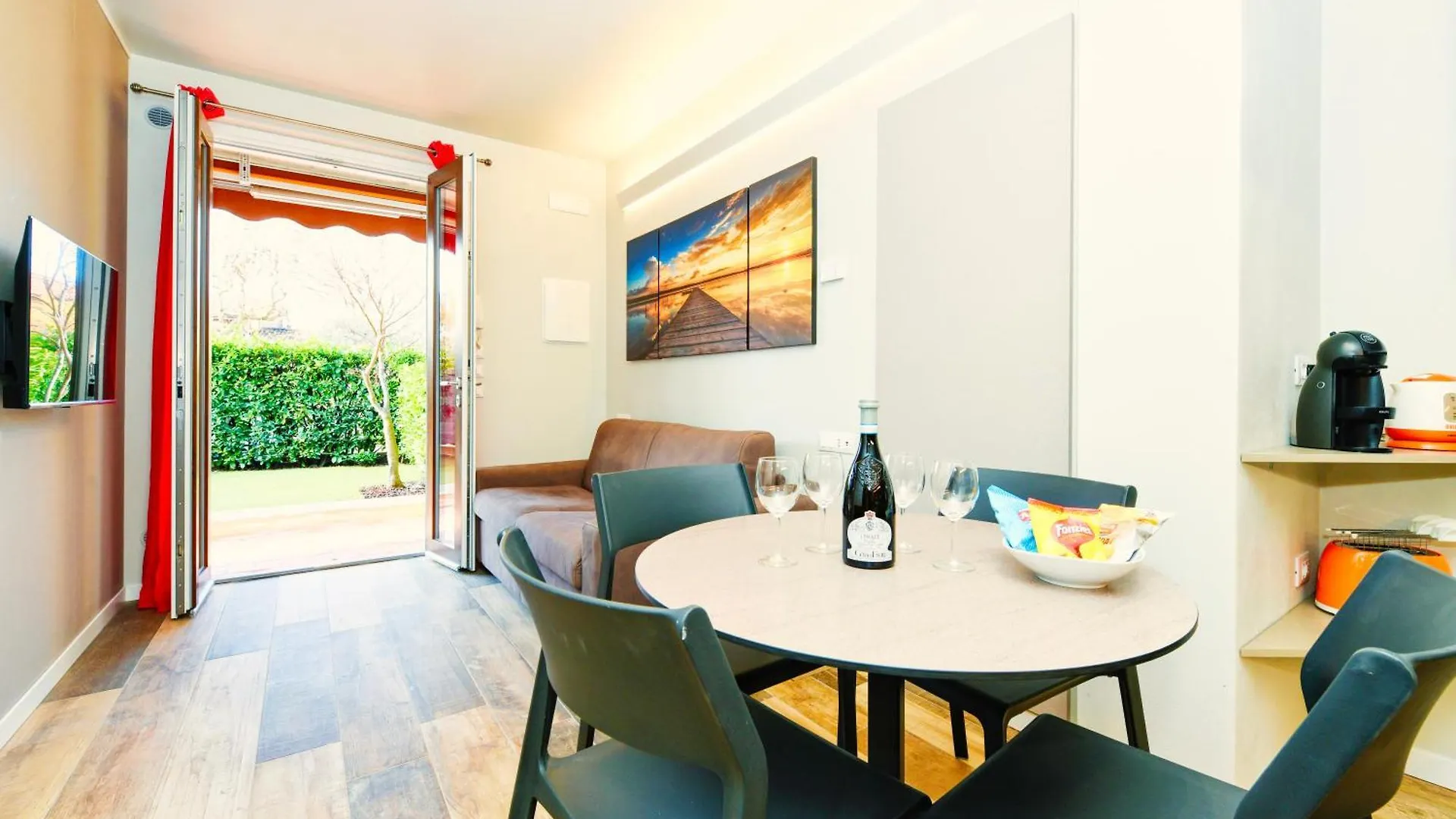 The Captain Apartment سيرمِيوني 0*,  إيطاليا