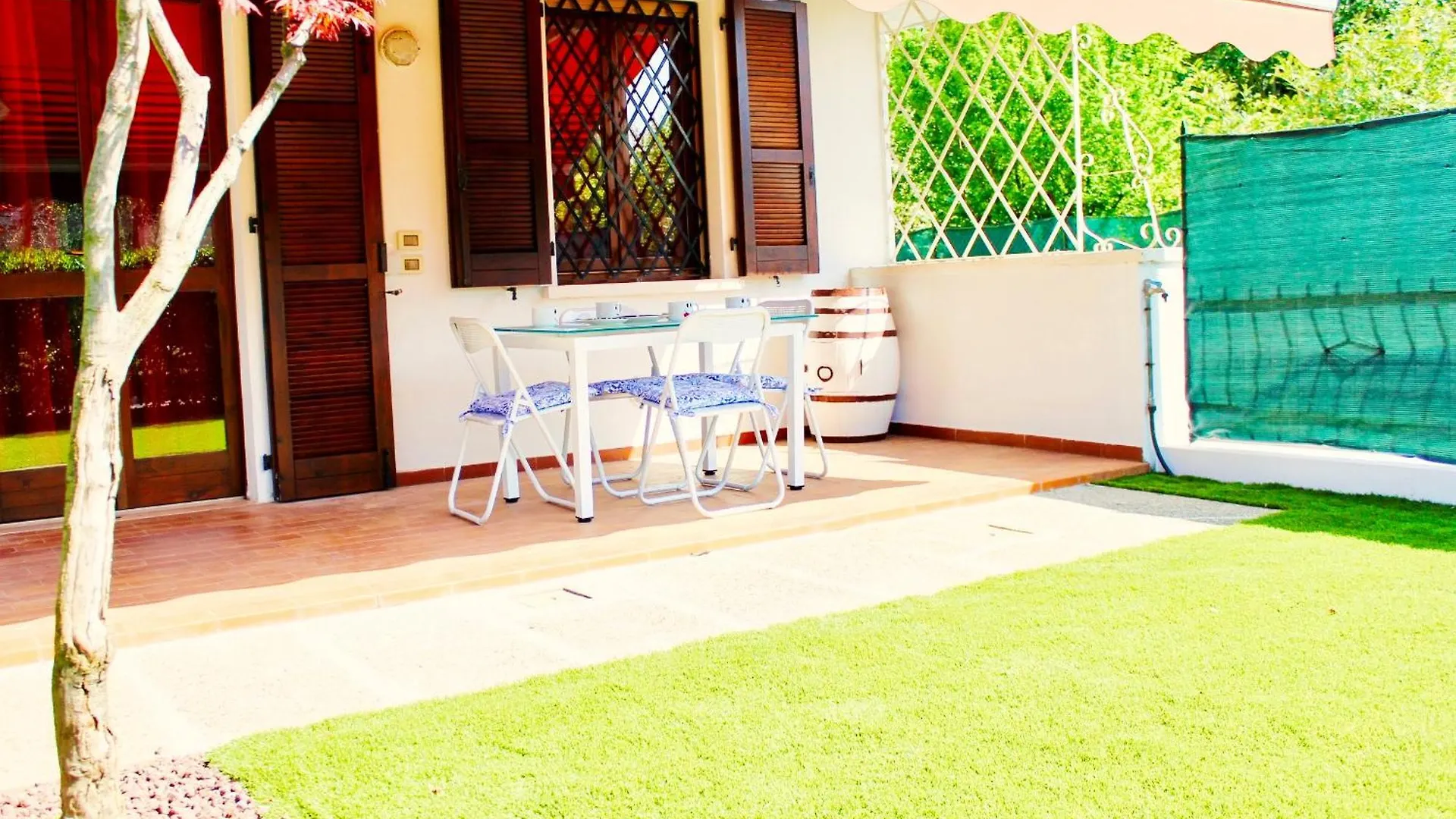 The Captain Apartment سيرمِيوني
